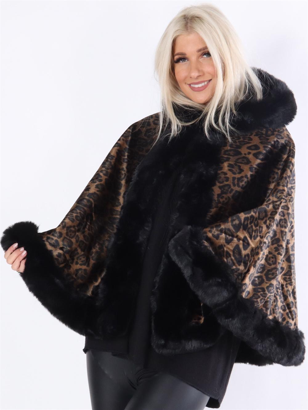 Samantha - Blød poncho i leopardprint med sort fake fur